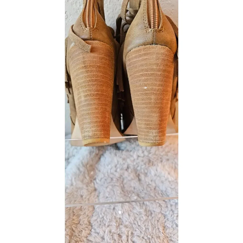 VERY VOLATILE LA‎ Women's 8 Taupe KHLOE Western Fringe Festive Ankle Booties